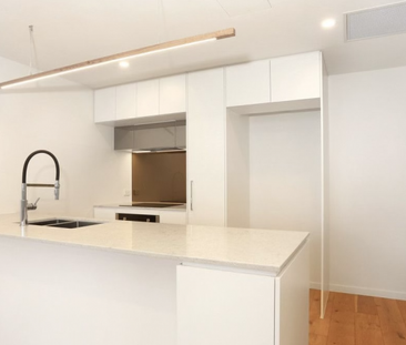 Modern One Bedroom Apartment - Photo 2
