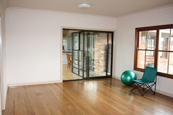 Country Homestead in Bungendore - Photo 1