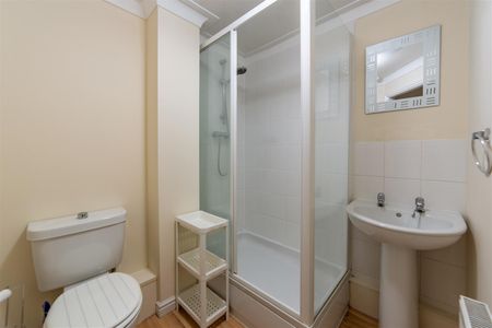 5 bed terraced house to rent in Hartford Court, Heaton, NE6 - Photo 4