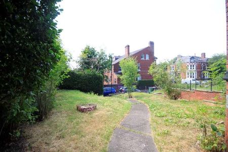 Regent Park Terrace, Leeds, LS6 - Photo 2