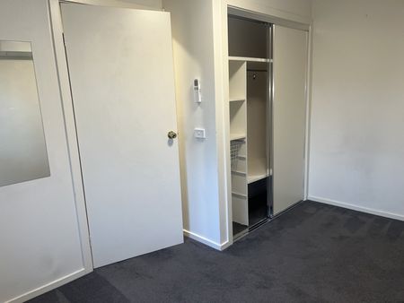 FOUR BEDROOM TOWNHOUSE - Photo 3