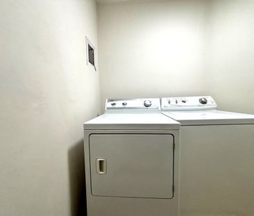 For Lease - 2250 Stone Glen Crescent, Oakville, Ontario - Photo 3