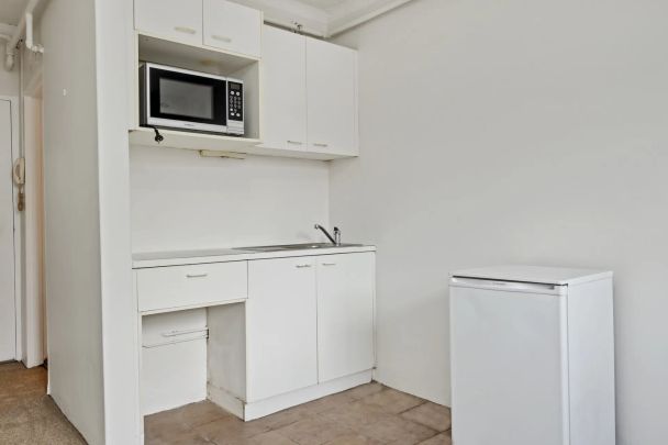 Centrally Located Studio apartment - Photo 1