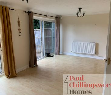 3 bed Semi-detached House - Photo 2