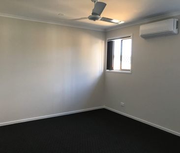 HUGE 3 BEDROOM DUPLEX - Photo 4