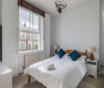 Campden Hill Gardens, Kensington, London, W8 - Photo 6