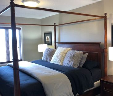 For Lease - 2353 Saddlecreek Crescent, Oakville, Ontario - Photo 2