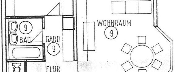 Schicke 3 Zimmer Wohnung mit einem sonnigen Balkon und PKW Stellplatz. Frei ab ab sofort! - Foto 1