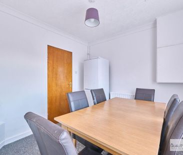 3 bedroom semi-detached house to rent - Photo 3