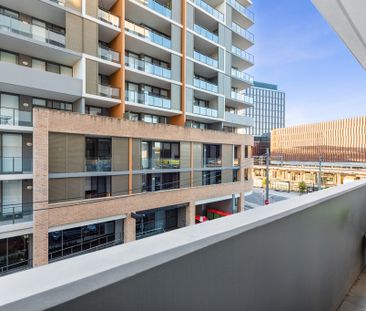 Moments from Honeysuckle Harbour - Photo 6