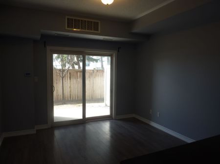 For Lease - 570 Lolita Gardens Unit# 104, Mississauga, Ontario - Photo 3