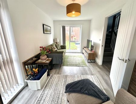 3 Bedroom Semi Detached To Let - Photo 2