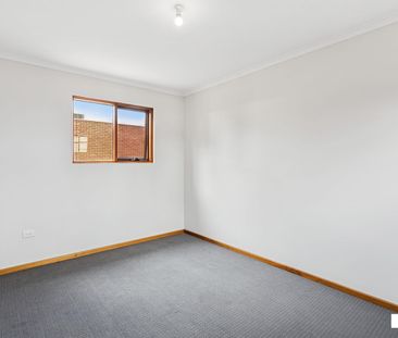 Secure & Stunning Light-Filled 2 Bed Townhouse! - Photo 6