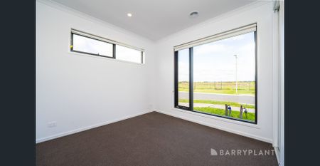 Stylish Four Bedroom Townhouse in Wollert - Photo 3