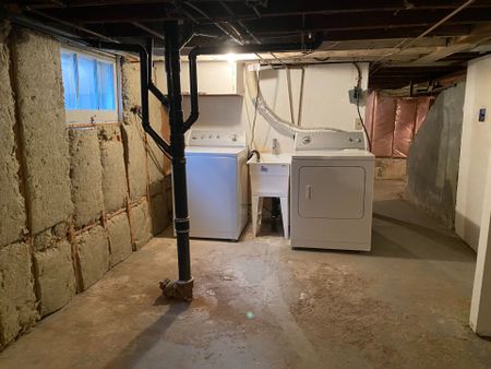 For Lease - 1054 East Avenue, Mississauga, Ontario - Photo 3