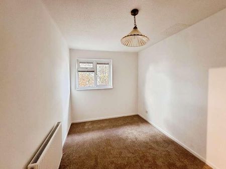 Willowbrook Drive, Cavendish Park, Cheltenham, GL51 - Photo 3