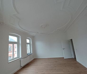 Neu sanierte 4 Raum Wohnung mit 2 BÃ¤dern, Stuckdecken ab 01.07. zu vermieten Wilkau-HaÃlau - Photo 1