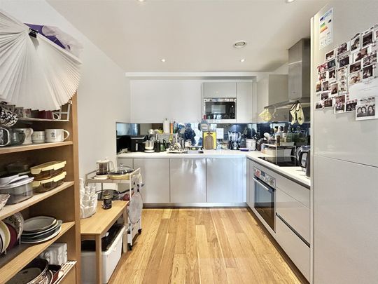 Goldhawk Road, London - Photo 1