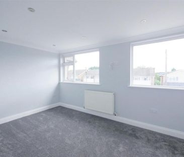 4 bedroom semi-detached house to rent - Photo 5