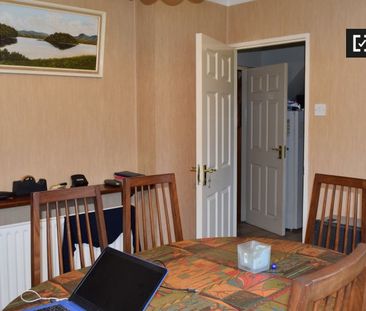 Room for rent in 3-bedroom apartment in Clonsilla, Dublin - Photo 5
