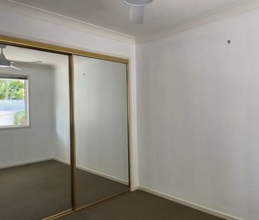 Private duplex in popular Paradise Point - Photo 3