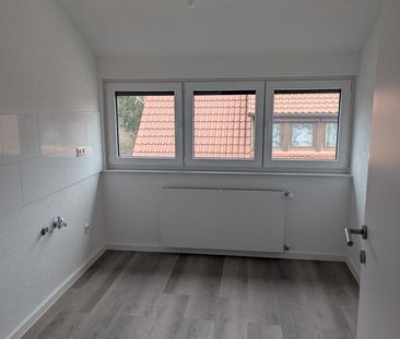 Kernsanierte DG Wohnung in Stuttgart Feuerbach mit Wallbox - Photo 1