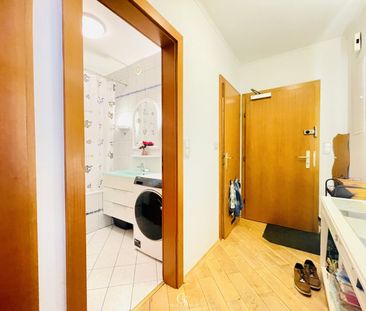 Gepflegte und teilmöbliert 2-Zimmer-Wohnung mit Loggia & Lift - Foto 4