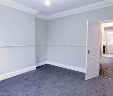 Newly Refurbished 3-Bedroom End Terrace in Popular Royston Location - Photo 1