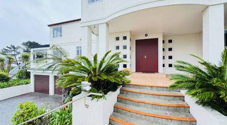 HILLSBOROUGH HIDDEN GEM - Photo 3