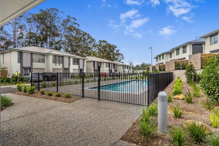 Boutique 3 Bedroom Townhouse - Photo 4