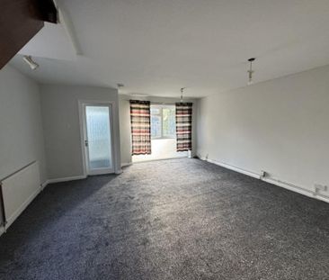 3 bedroom detached house to rent - Photo 4