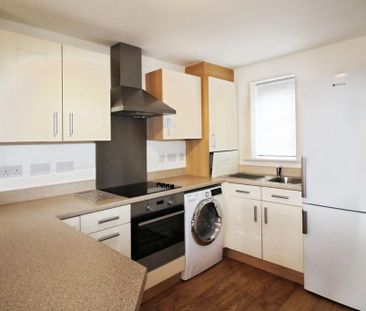 3 bedroom end of terrace house to rent - Photo 3