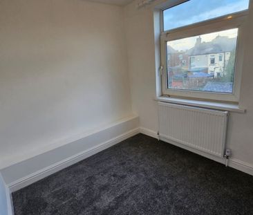 3 bed Terraced - To Let - Photo 6