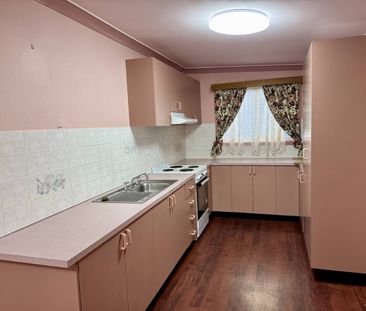 3 Bedroom Home in central location - Photo 6