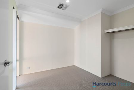 6 Calabria Street, Hammond Park WA 6164 - House For Rent - $735 | Domain - Photo 3