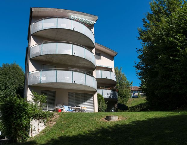 Appartement dans un quartier calme et verdoyant - Photo 1