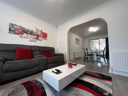 Victoria Road, Ruislip, HA4 - Photo 3