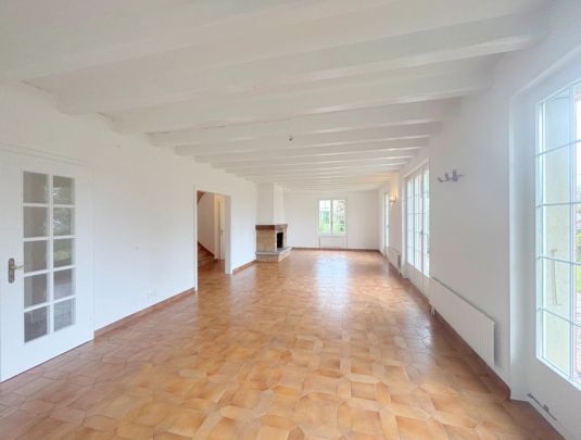 Charmante villa rénovée de 5.5P au calme absolu avec une belle vue - Foto 1