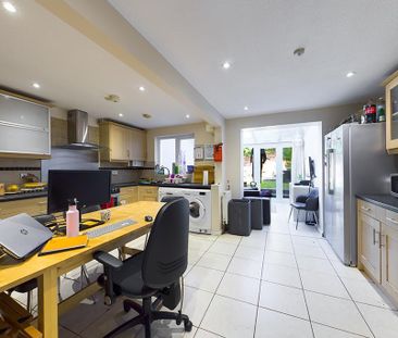 1 bedroom in a house share to rent - Photo 6