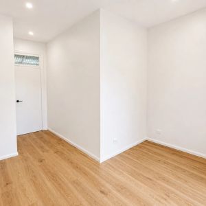 Brand New Renovated Apartment in a Prime Katoomba Location! - Photo 3