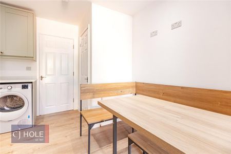 6 bedroom terraced house to rent - Photo 4