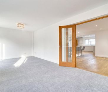 4 bedroom detached house to rent - Photo 2