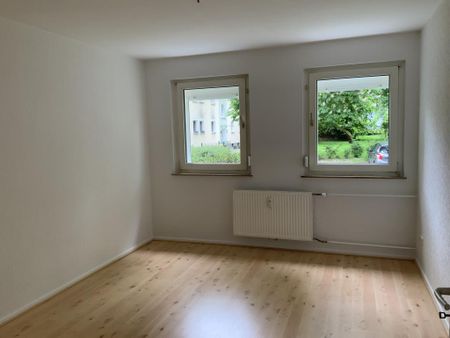 3-Zimmer Erdgeschosswohnung mit Laminatboden in GE-Hassel - Photo 3