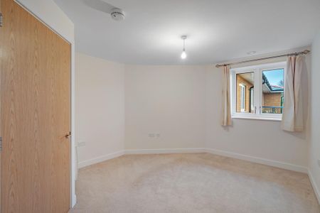 2 bedroom retirement property to rent - Photo 3