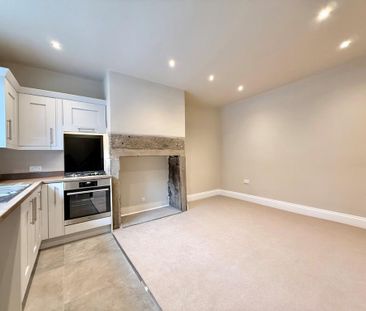 2 bedroom terraced house to rent - Photo 3