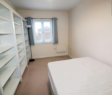 2 bedroom Flat To Let - Photo 4