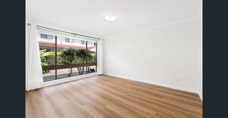 Three bedroom two storey townhouse - Photo 5