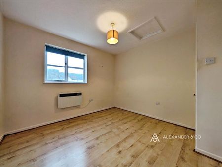 1 bedroom coach house to rent - Photo 4