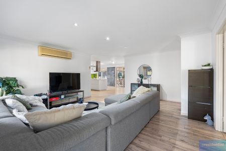 2 Deiter Court, Edens Landing QLD 4207 - House For Rent | Domain - Photo 3