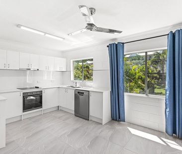 Bright, Modern 3-Bedroom Apartment in a Convenient Location - Photo 5